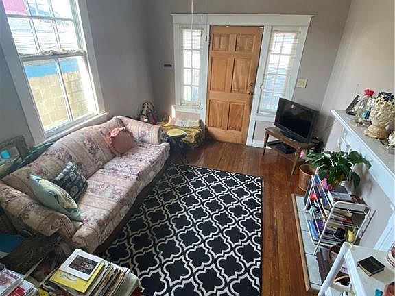 4th image of 1828 7th St