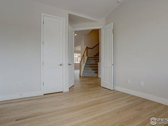 4th image of 750 Pinehurst Ct
