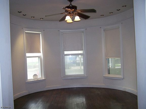 4th image of 82 Watson Ave
