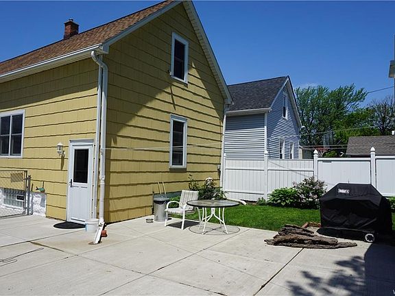 3rd image of 193 Crocker St