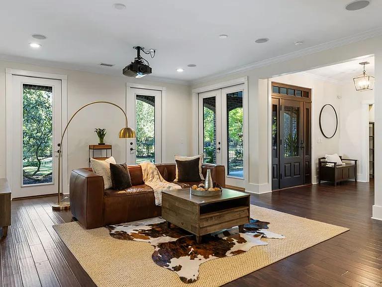 2112 Parkway Dr — Photo 4