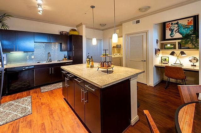 1st image of 8876 Lakes At 610 Dr