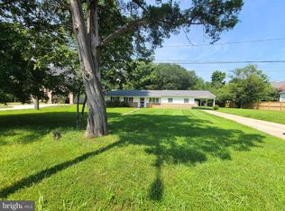 8120 Holland Rd, Alexandria, VA 22306