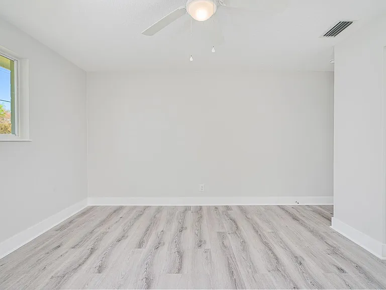 1707 Evergreen St — Photo 19