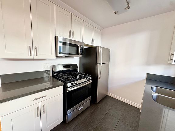 4th image of 11953 Kiowa Ave APT 2