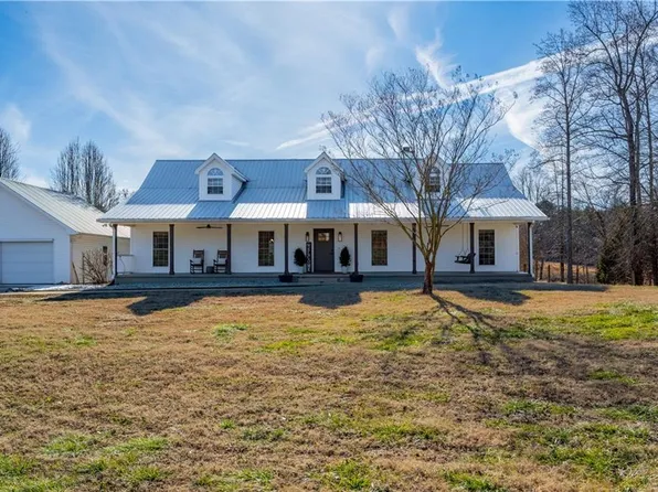 6147 Dahlonega Hwy, Clermont, GA 30527