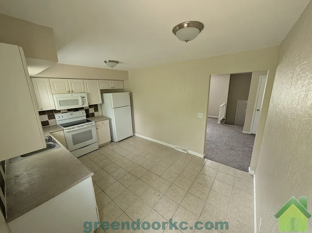 8914 Caenen Lake Rd — Photo 3