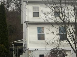 302 E Abbott St, Lansford, PA 18232