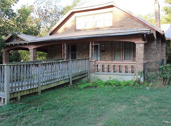 2nd image of 527 N 15th St