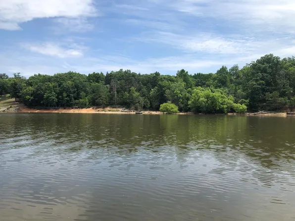 323 Rosseechee Dr, Clarksville, VA 23927
