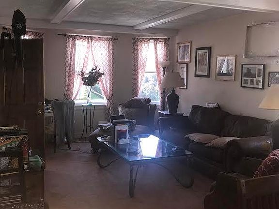 3rd image of 85 Breckenridge Ave