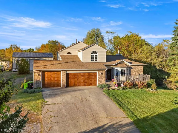 10105 Gordon Rd, Fenton, MI 48430