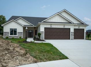 12098 Waters Meet Dr, Fort Wayne, IN 46818