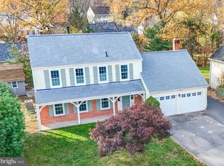 15 Barnswallow Ct, Sterling, VA 20164