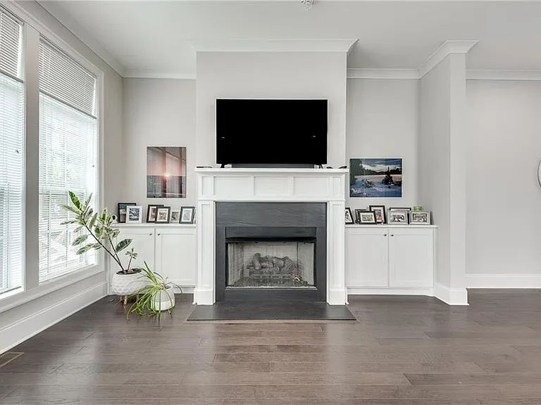 398 Concord St — Photo 23