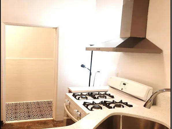 86 Sherman Place image 13 of 34