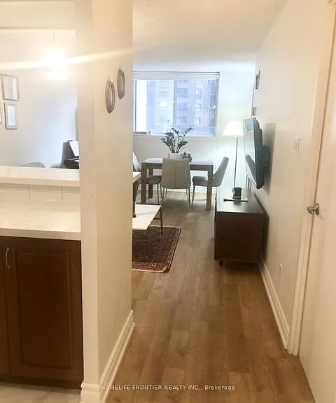 633 Bay St #712 — Photo 9