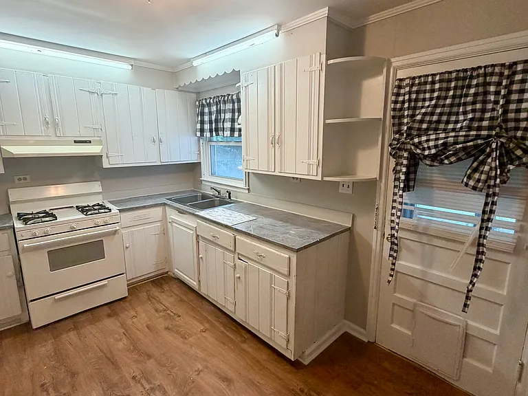 1301 Smoak Ave — Photo 13