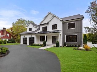 95 Hunnewell St, Needham, MA 02494