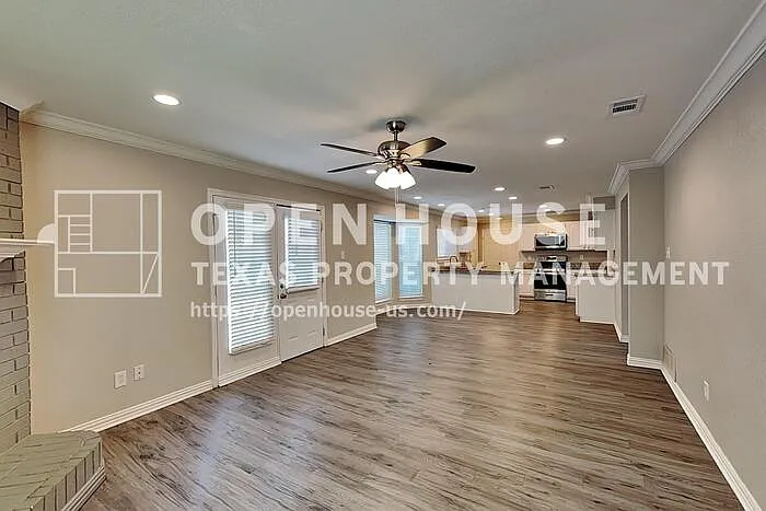 4117 Tradewind Dr — Photo 3