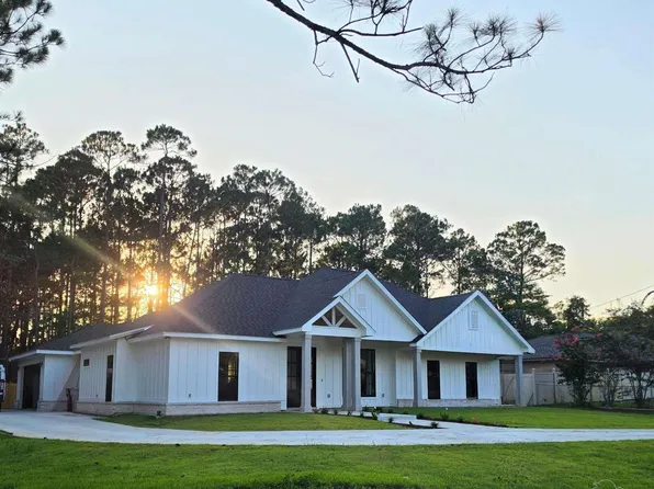 1957 Sunrise Dr, Navarre, FL 32566