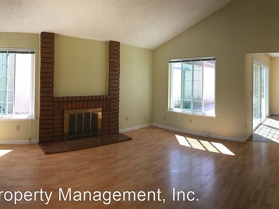3rd image of 323 Ryegate Ct