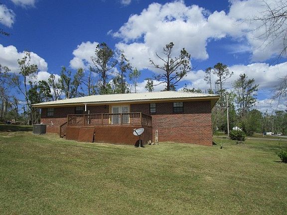 4th image of 211 SE Davis Cir