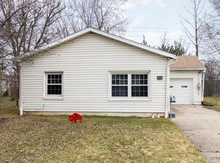 364 Homecrest Dr, Amherst, NY 14226