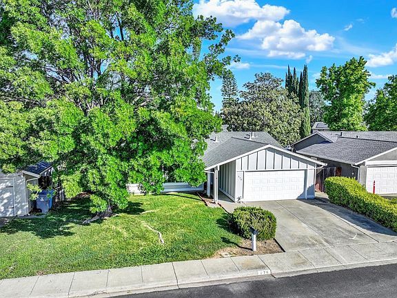 3rd image of 276 Ponderosa Drive