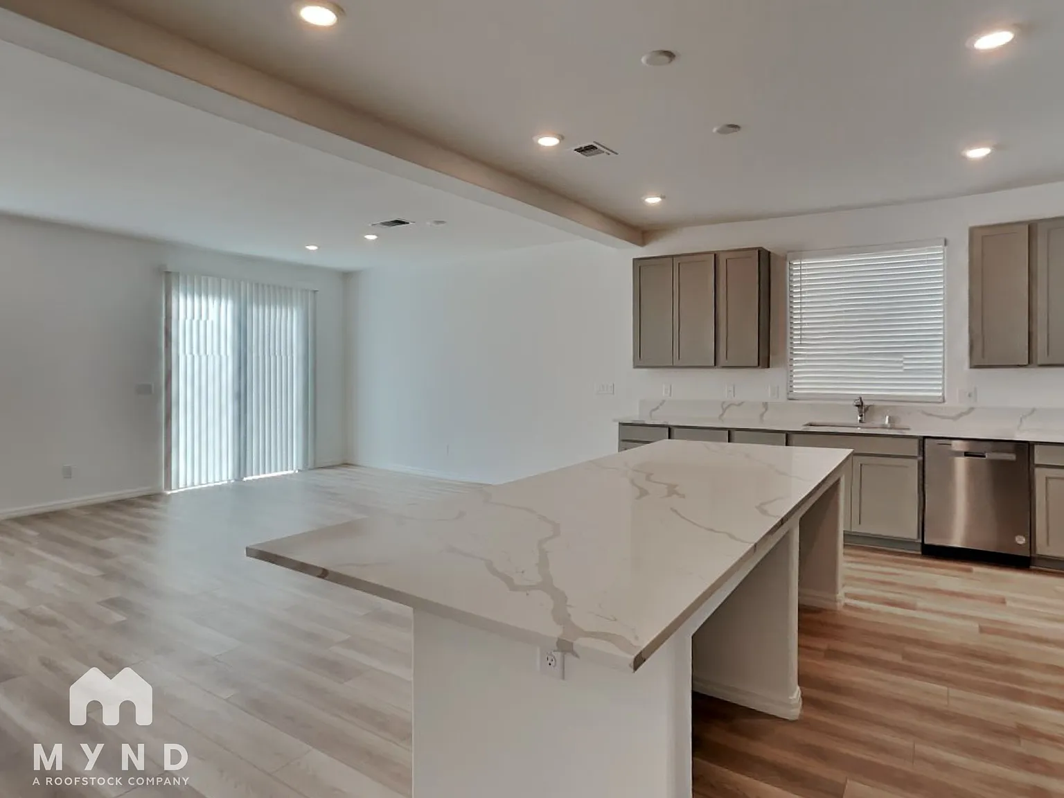 4 bed, 2.5 bath, 2325 sqft, $2,399 — Photo 3