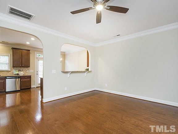 5th image of 203 Saint Elizabeth Dr