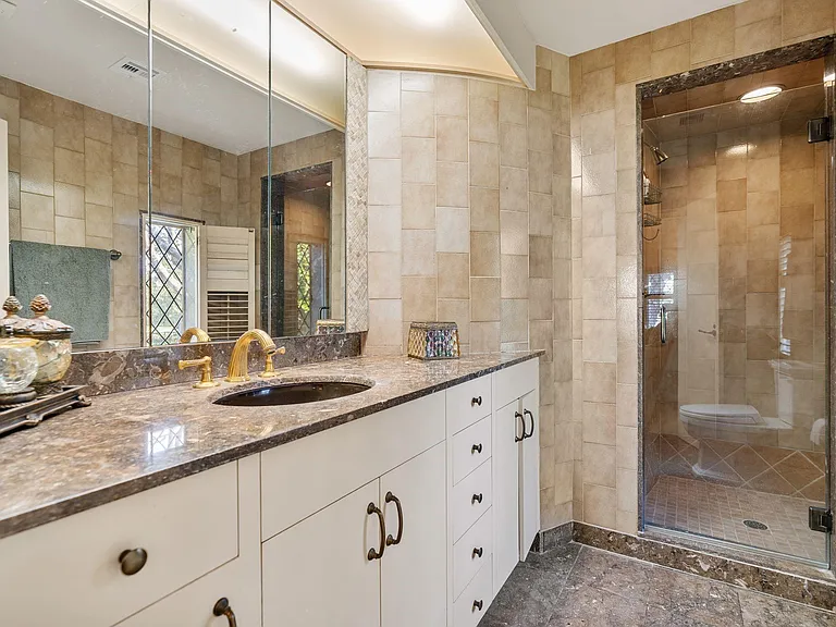 3325 Inwood Dr — Photo 37