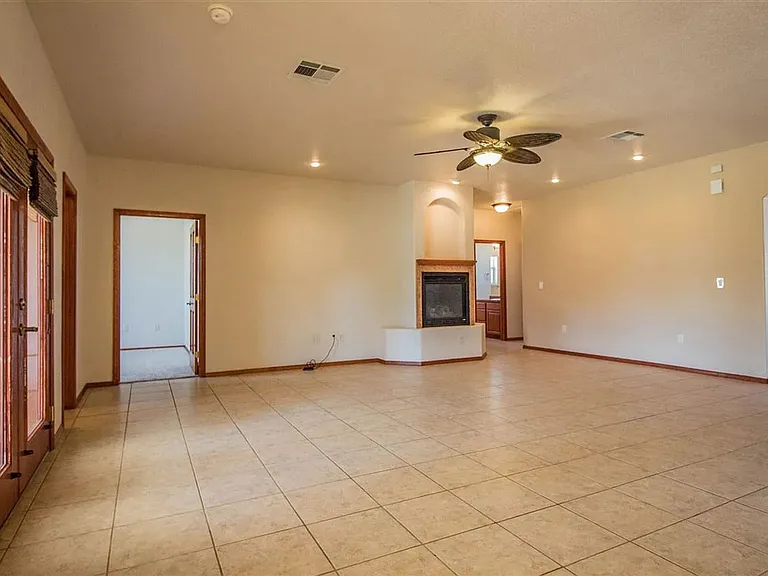 2309 Saguaro Loop — Photo 17
