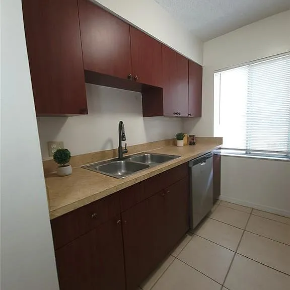 7505 Pitch Pine Cir #122 — Photo 12