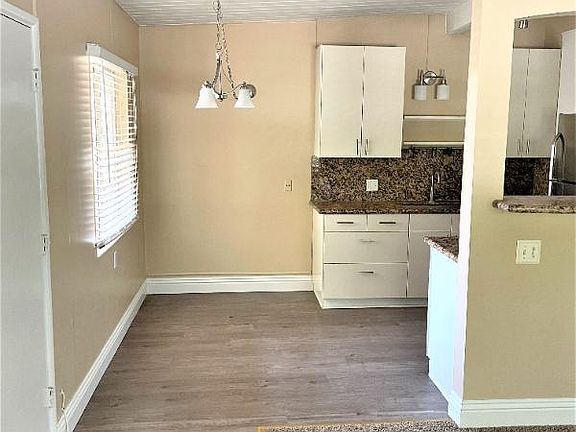 5th image of 850 S Rosemead Blvd APT 17