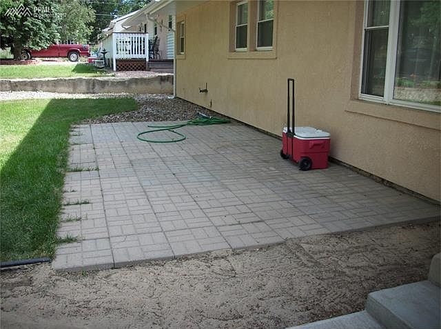 2nd image of 1514 Edith Ln