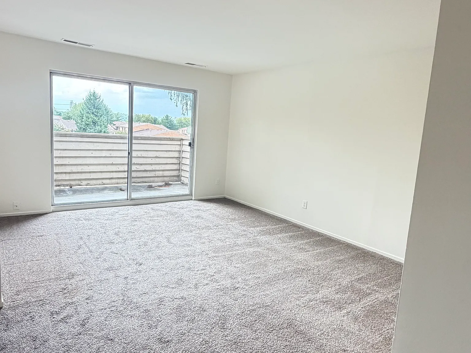 1 bed, 819 sqft, $1,750 — Photo 2