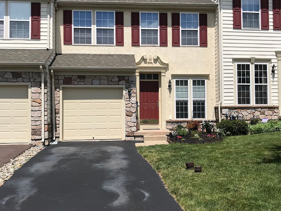 2nd image of 237 S Savanna Dr
