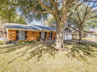 204 Lester St, Burleson, TX 76028