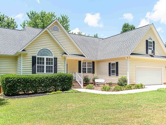 2nd image of 301 Virginia Lee Ln