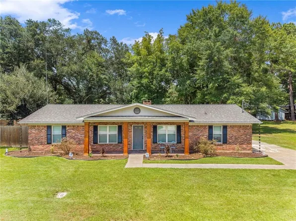102 Bethel Forest Dr S, Saraland, AL 36571