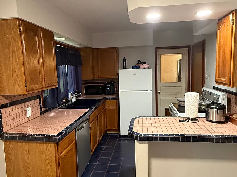 226 McKinley St — Photo 14
