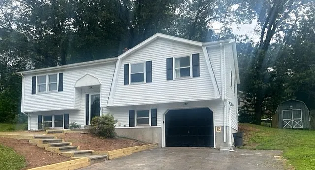 5 bed, 1841 sqft, $4,200 — Photo 1