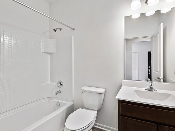 5th image of 226 Durham St