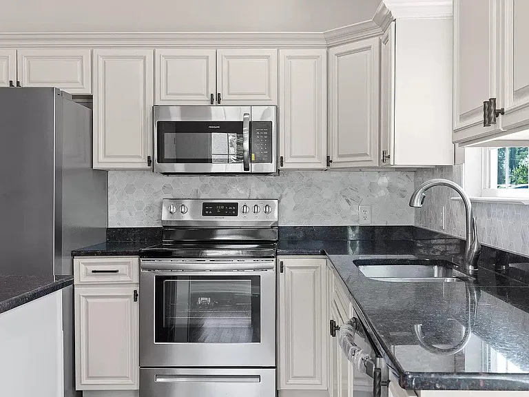 1833 Holly Oak Ln — Photo 7