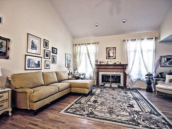 3rd image of 53137 Pine Brook Dr