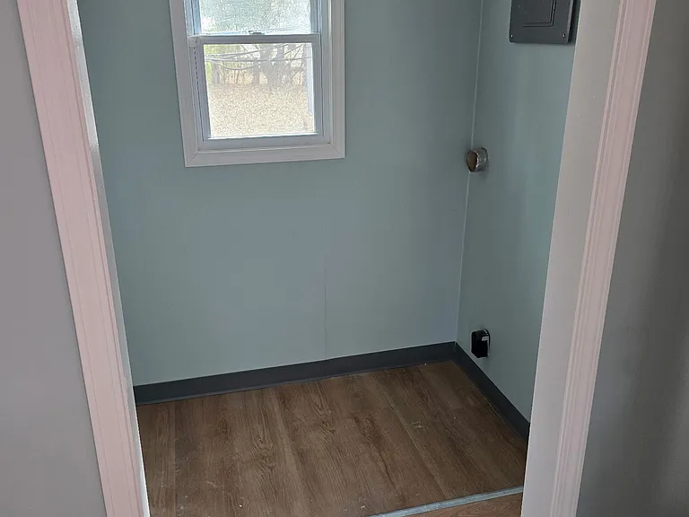 1702 Wakefield Dr NE — Photo 2