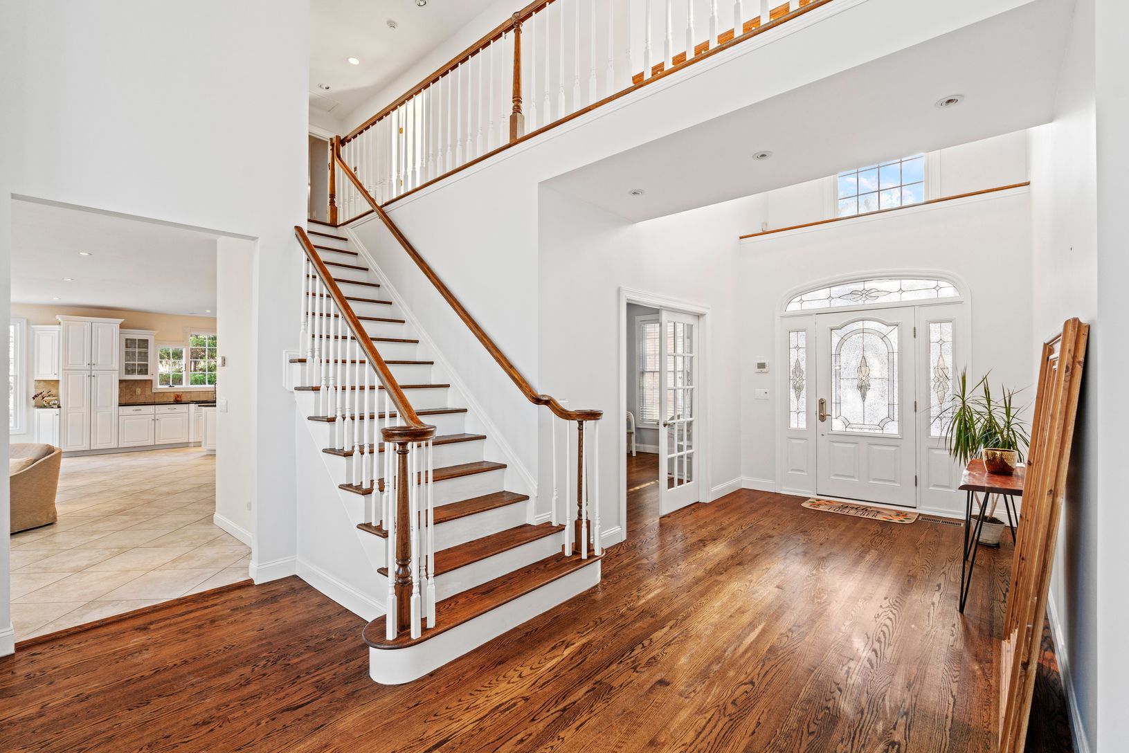  Foyer entrance with stunning hardwood floors