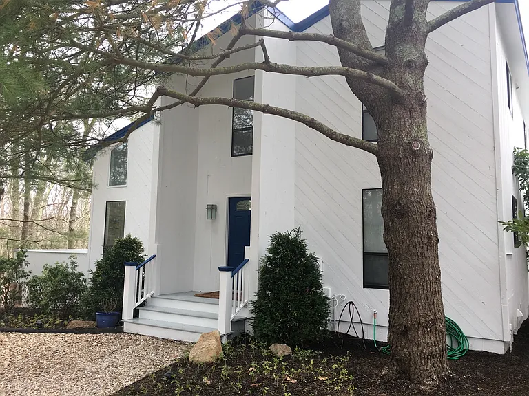 6 Karin Dr — Photo 1