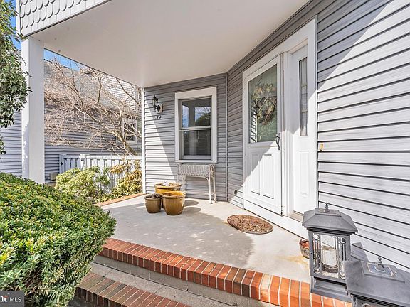 3rd image of 34 Turnberry Cir #127B